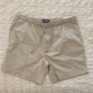 American Eagle Beige Trekker Shorts XL